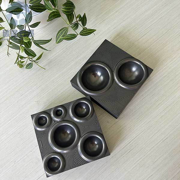 Precision graphite mold